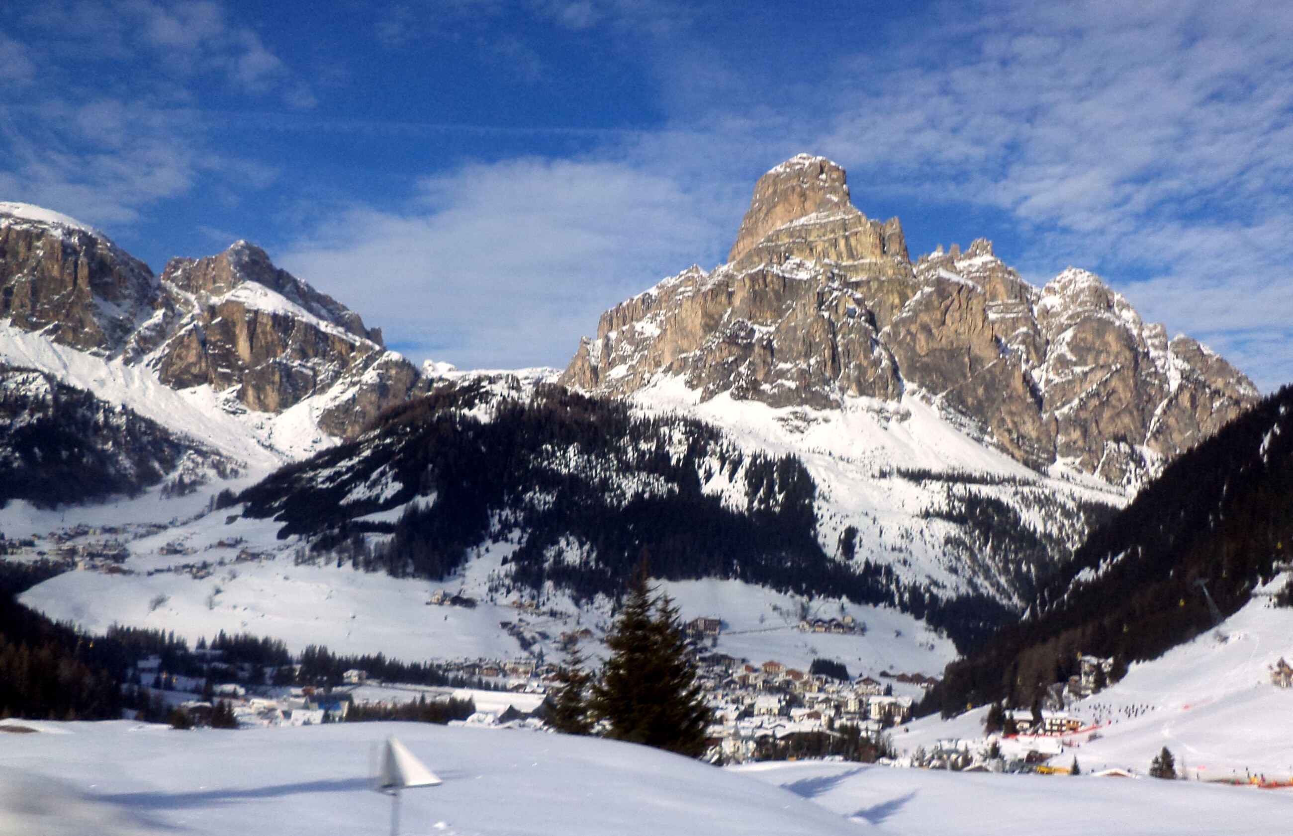 Corvara diante das Dolomitas de Alta Badia