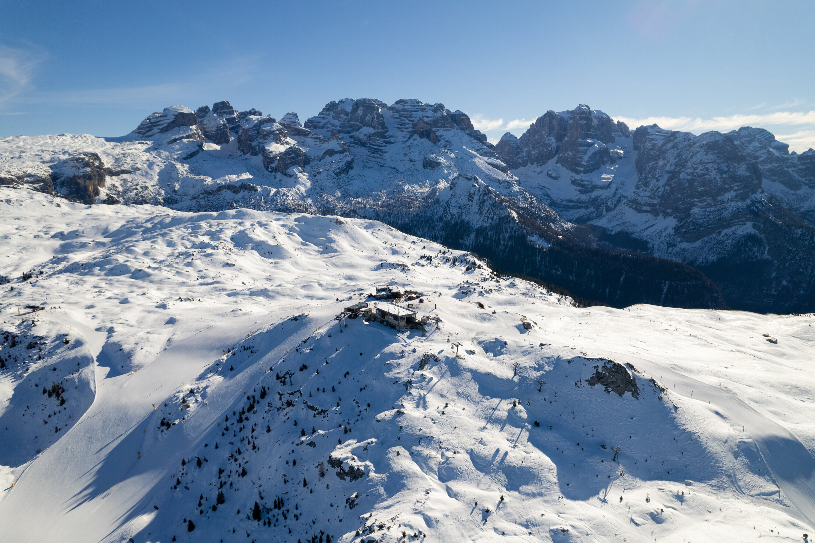 Pistas de ski e Dolomitas de Brenta em Madonna di Campiglio